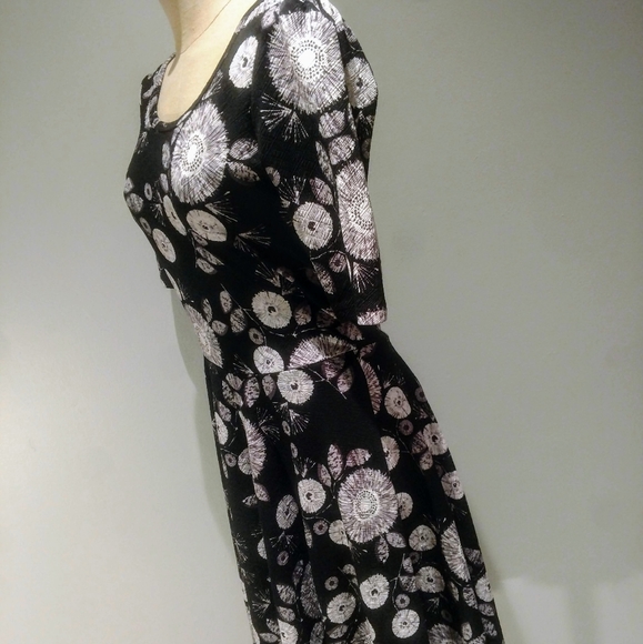 LuLaRoe Dress Nicole - Picture 2 of 6